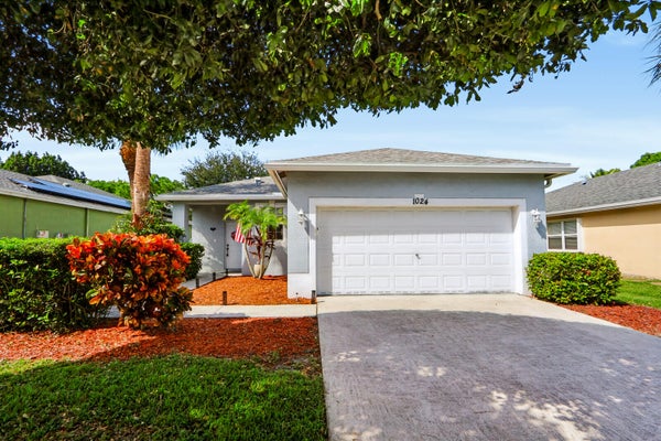 1024 PARK HILL DR, HAVERHILL, FL 33417 - Image 38ccfe0dd59a58df0d772f7ce8e2e1a9/3512472842