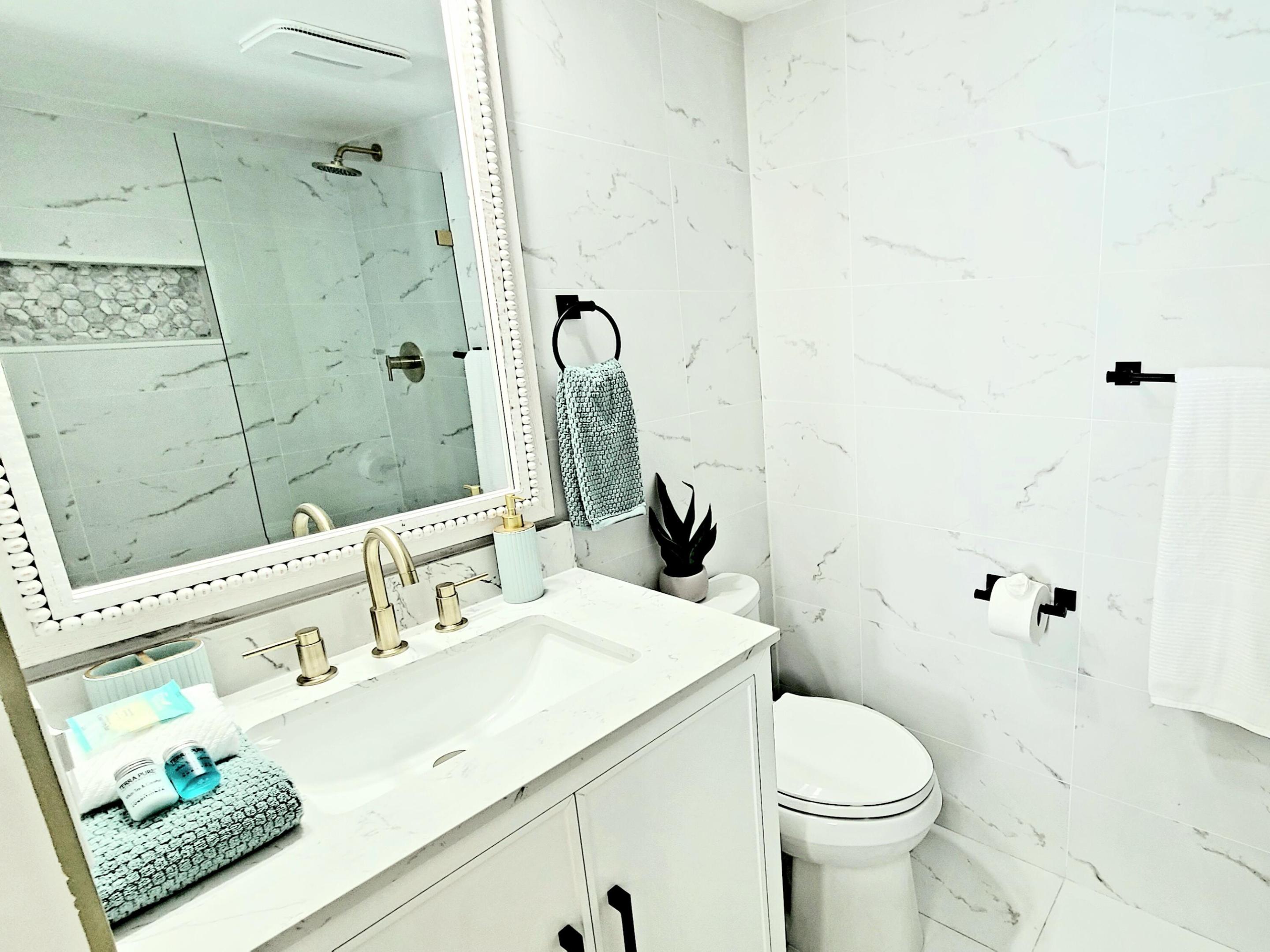 JUPITER BAY ONE THRU SIX CONDO - Residential