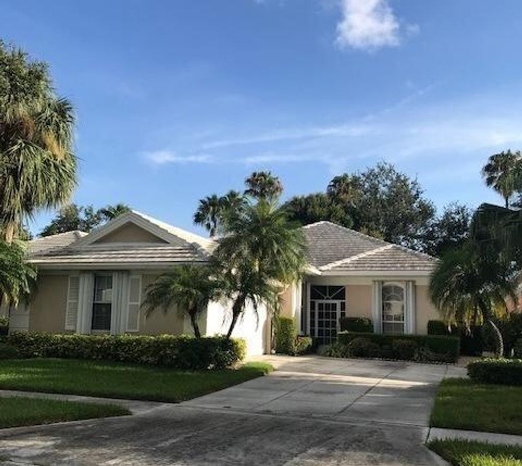 Photo of 8628 Doverbrook Drive Dr, Palm Beach Gardens, FL 33410 (MLS # R10748912)