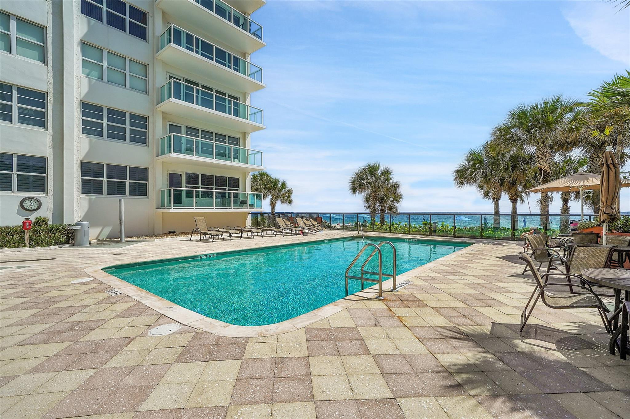 RIVIERA CONDO - Residential