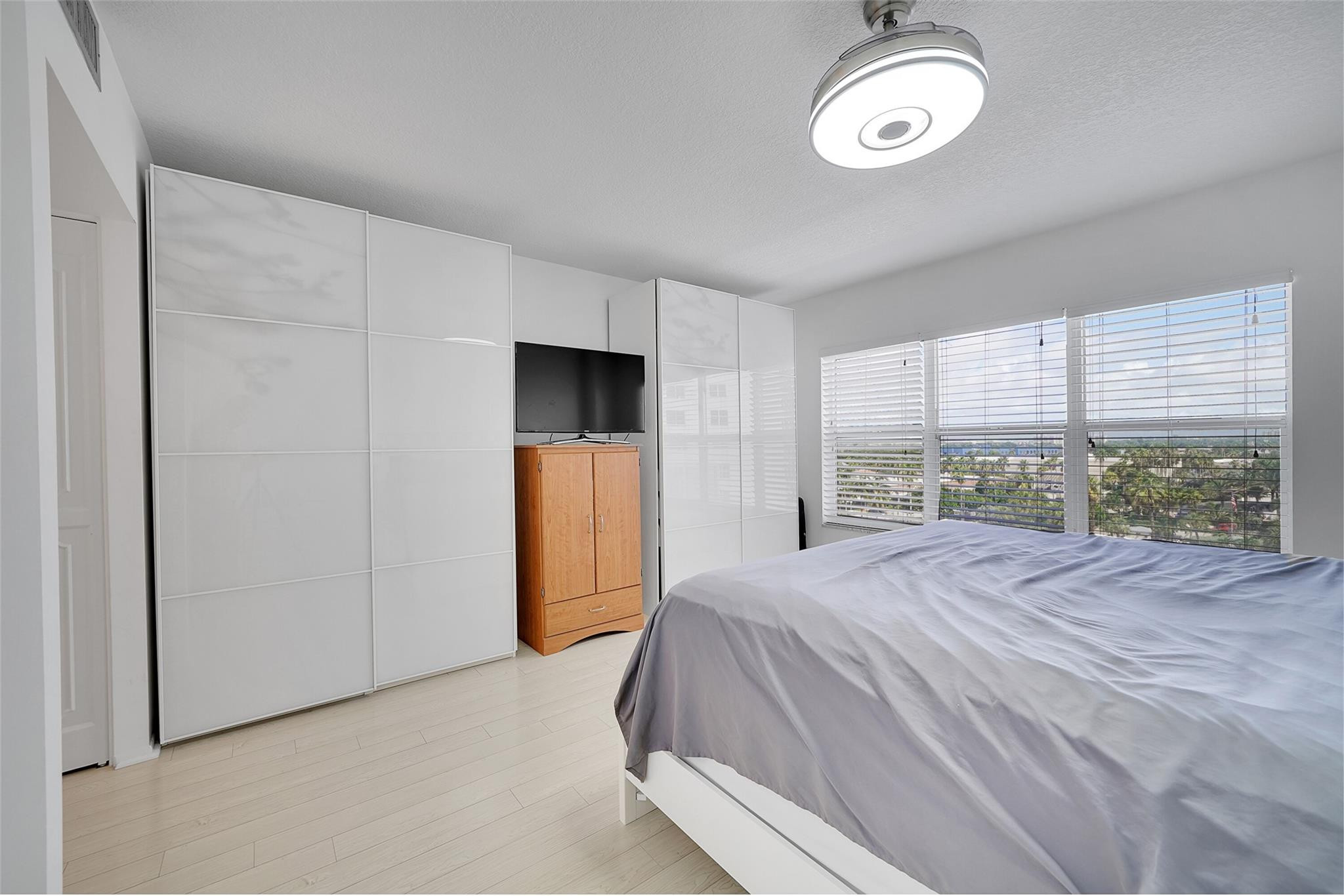 RIVIERA CONDO - Residential