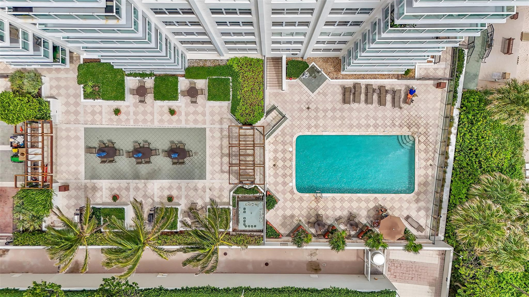 RIVIERA CONDO - Residential