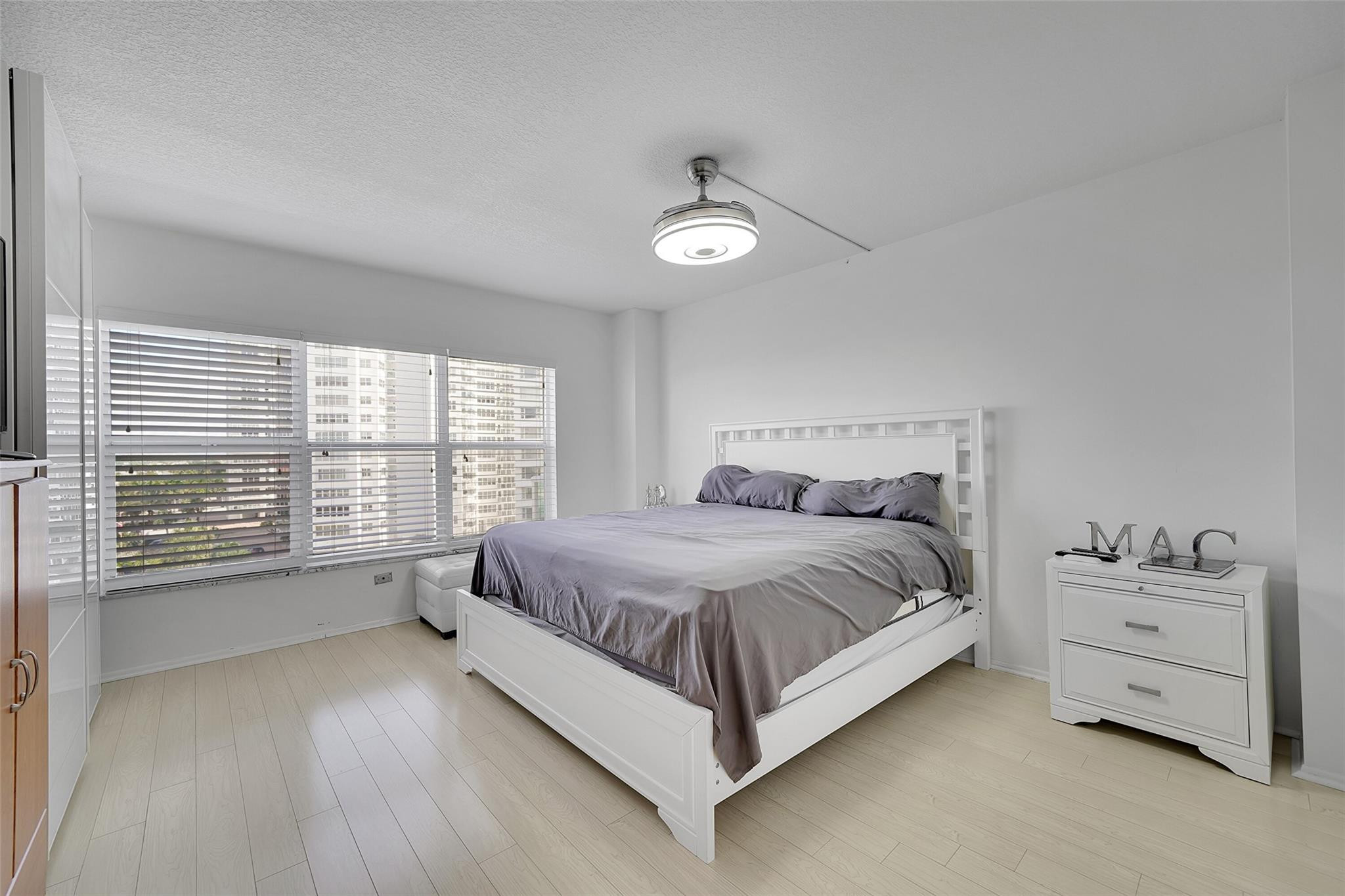 RIVIERA CONDO - Residential