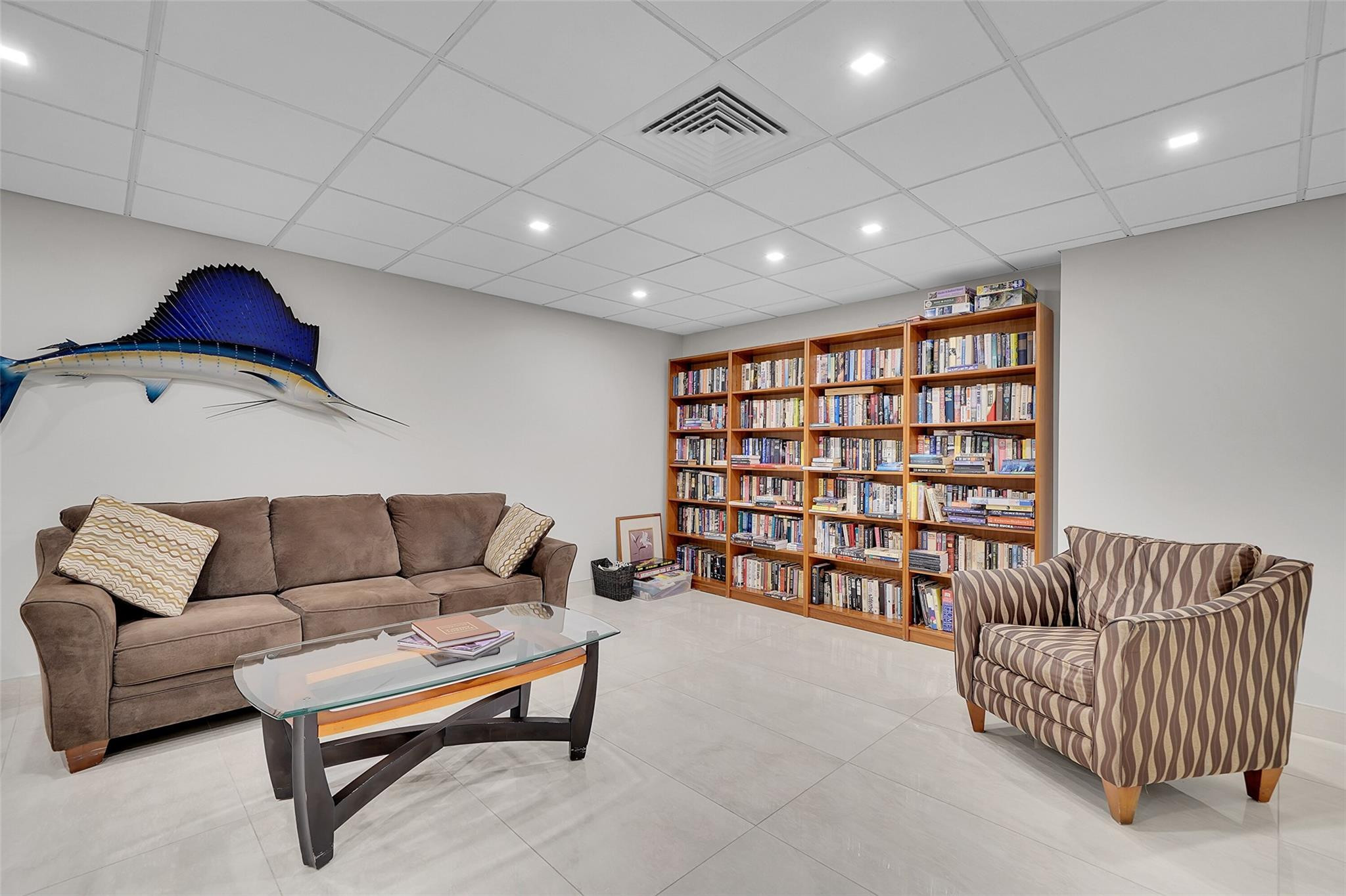 RIVIERA CONDO - Residential