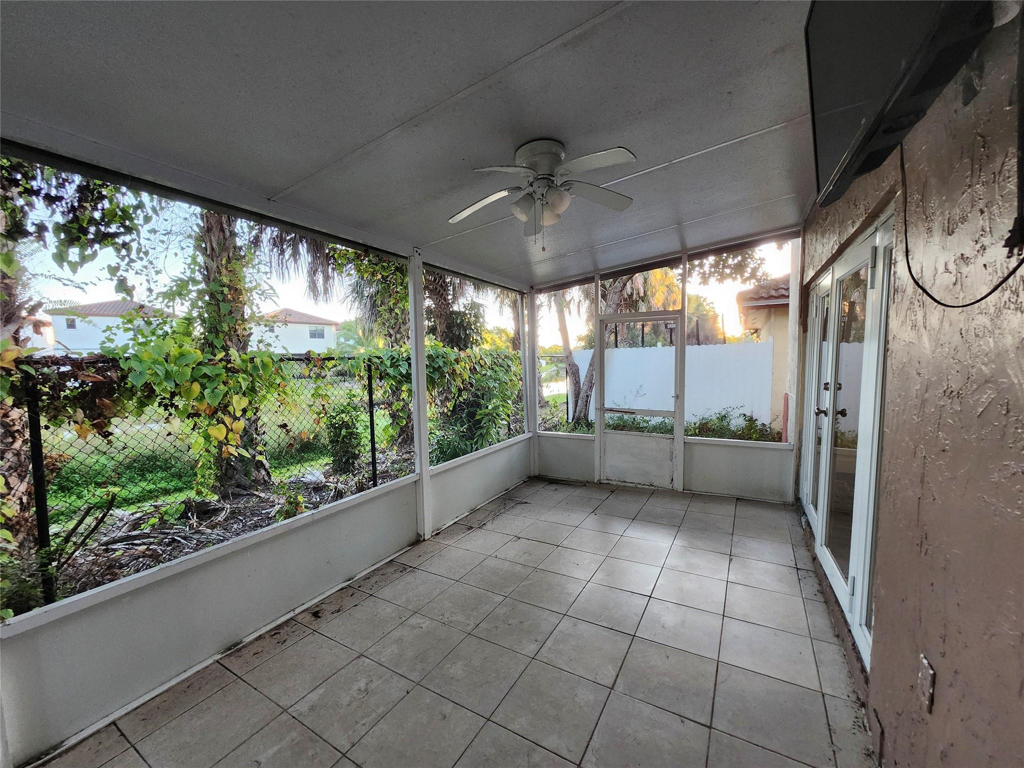 MIRAMAR CLUB HOMES - Residential