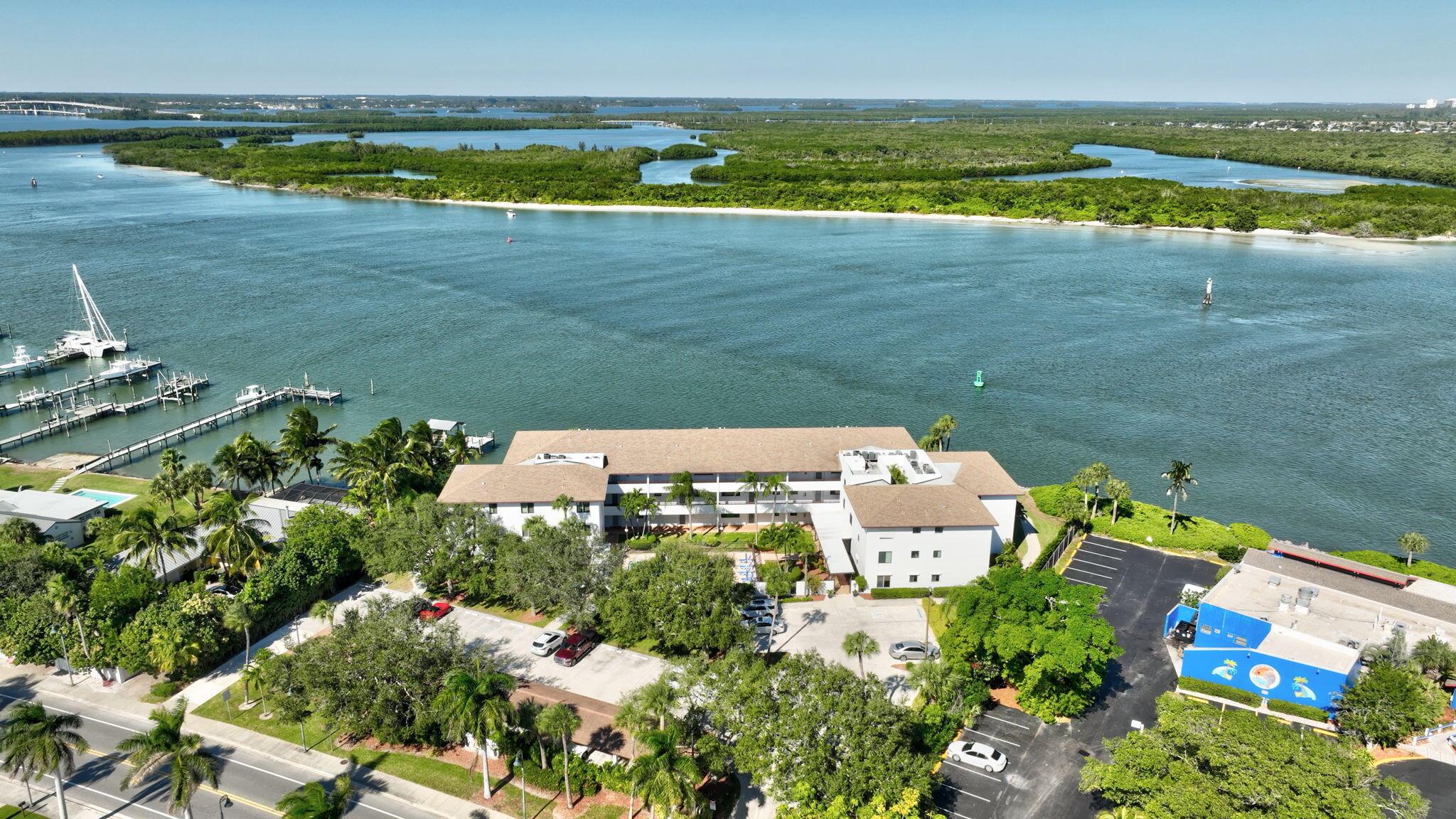 SEA TERN OF HUTCHINSON IS - Residential