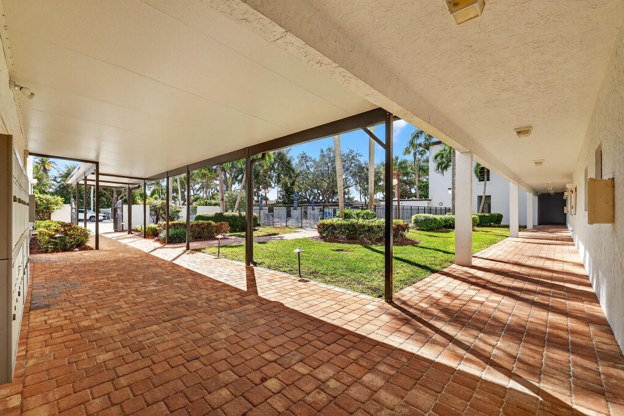 SEA TERN OF HUTCHINSON IS - Residential