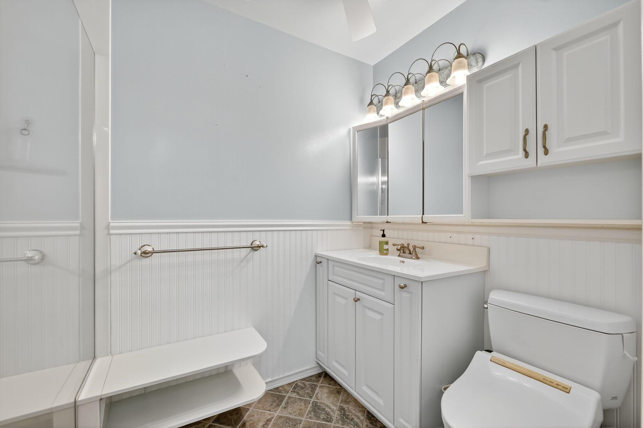 SEA TERN OF HUTCHINSON IS - Residential