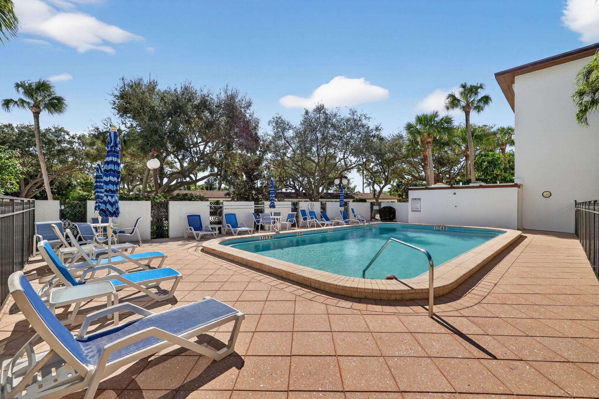 SEA TERN OF HUTCHINSON IS - Residential