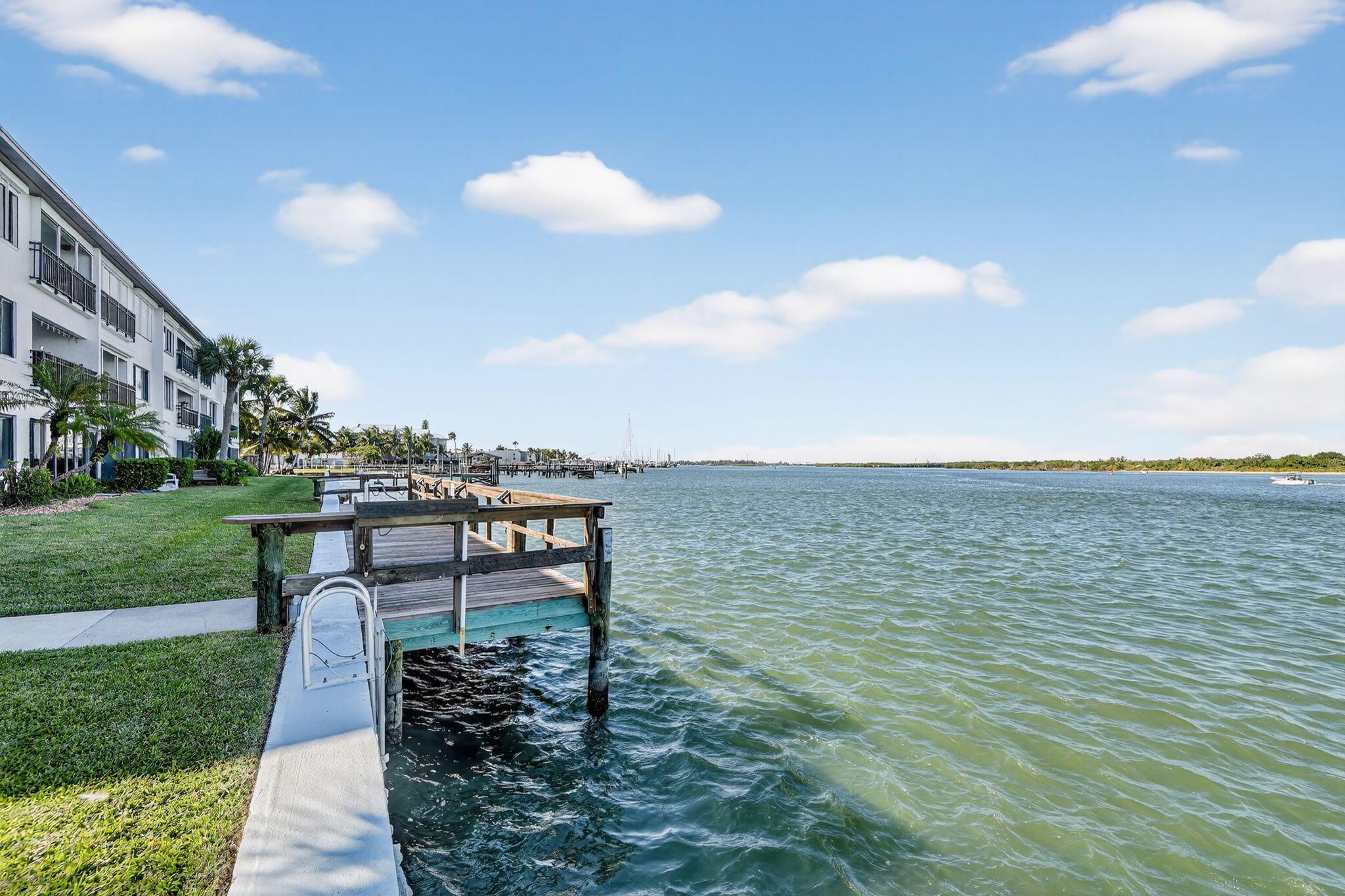 SEA TERN OF HUTCHINSON IS - Residential