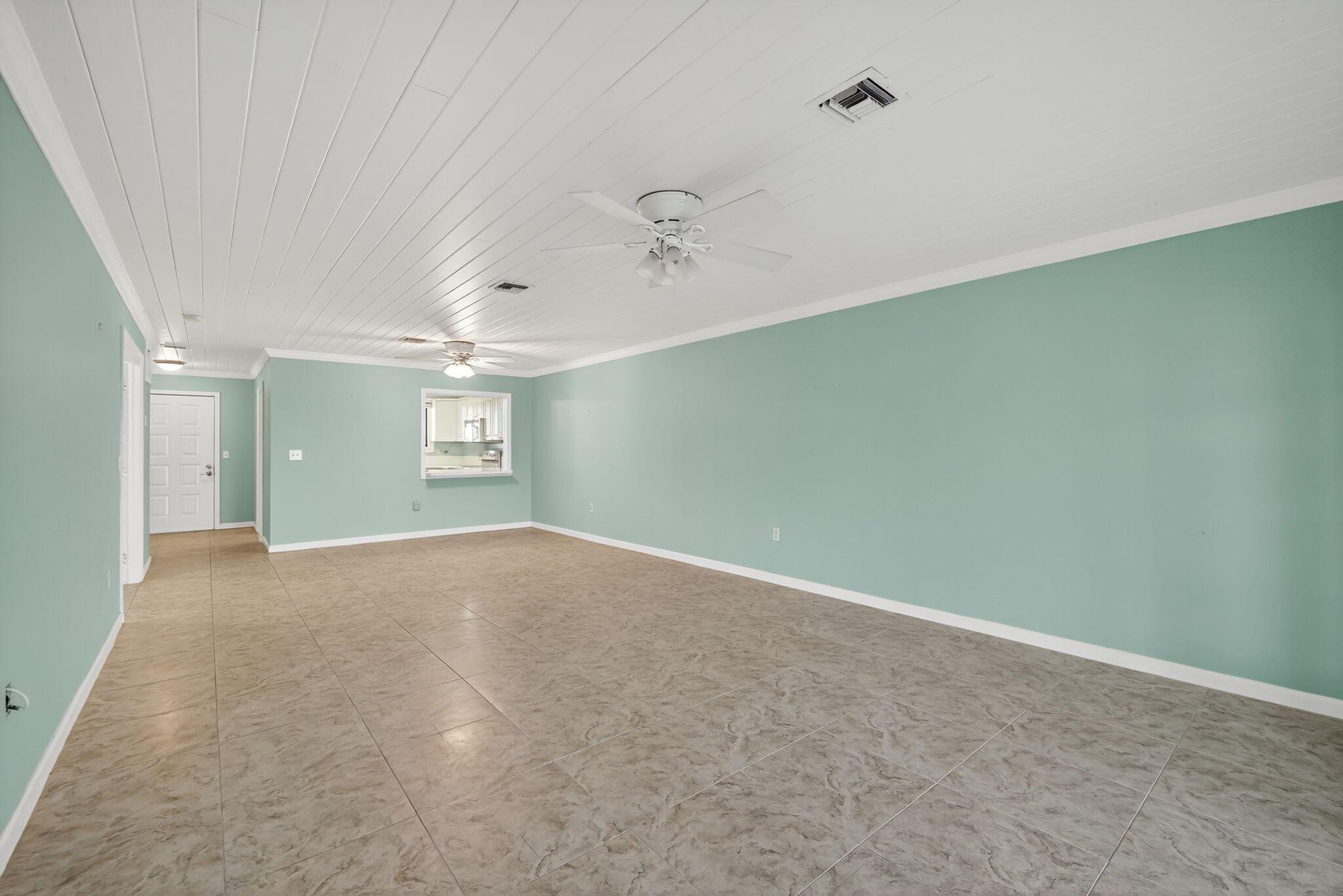 SEA TERN OF HUTCHINSON IS - Residential