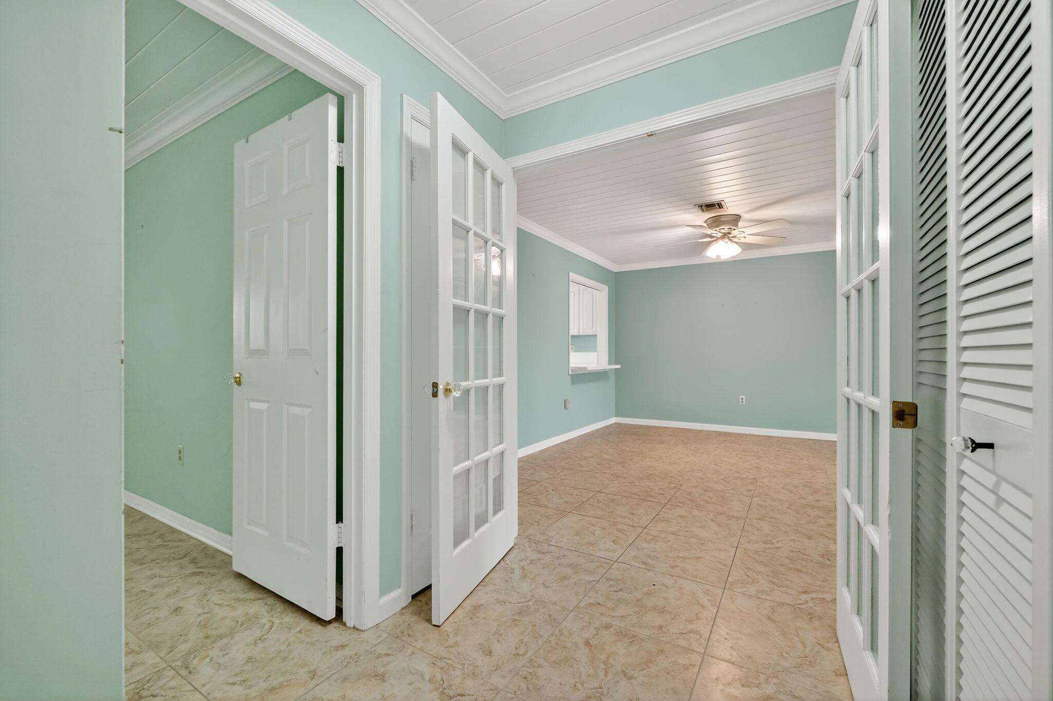 SEA TERN OF HUTCHINSON IS - Residential