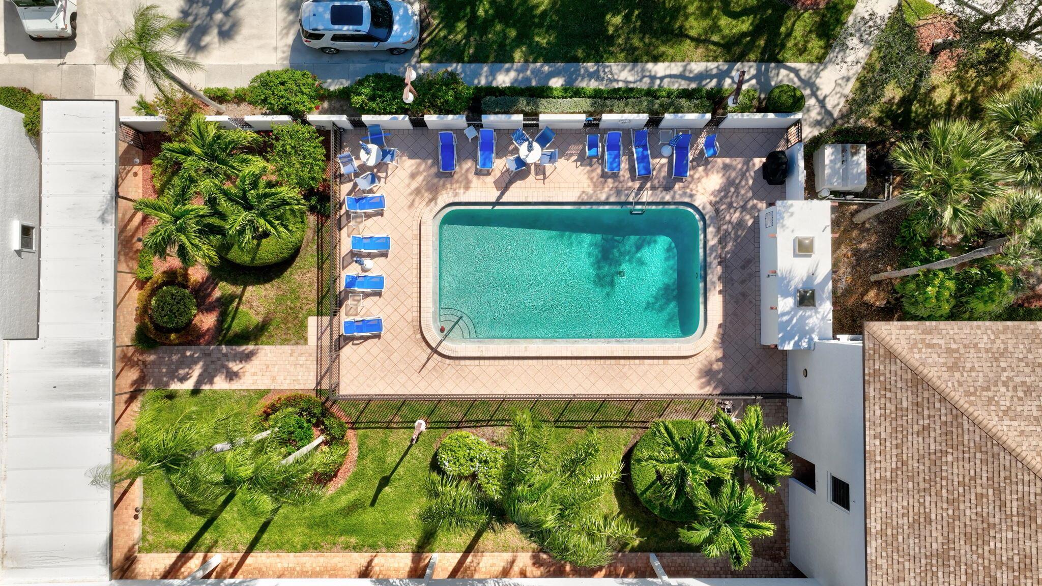 SEA TERN OF HUTCHINSON IS - Residential