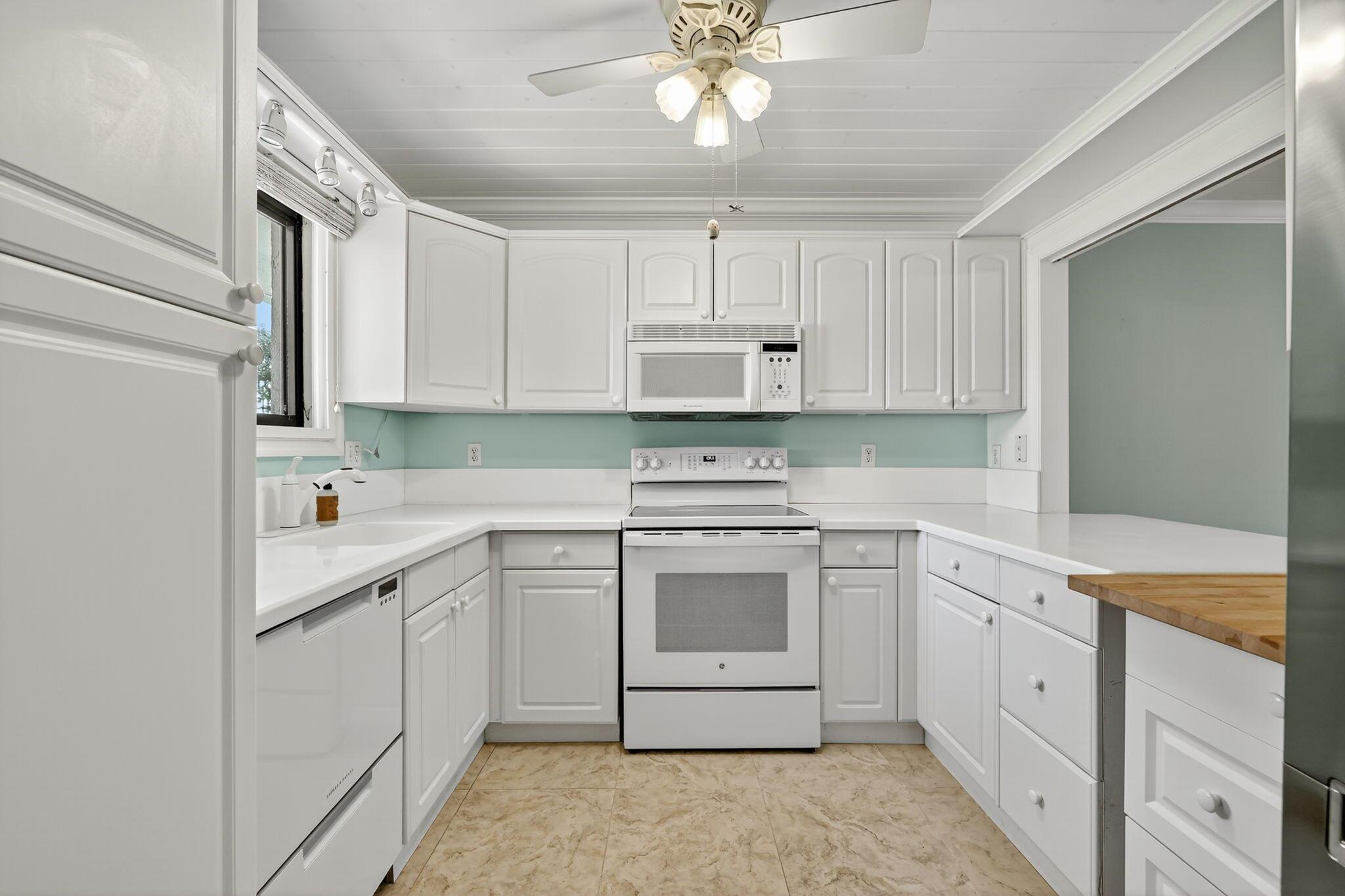 SEA TERN OF HUTCHINSON IS - Residential