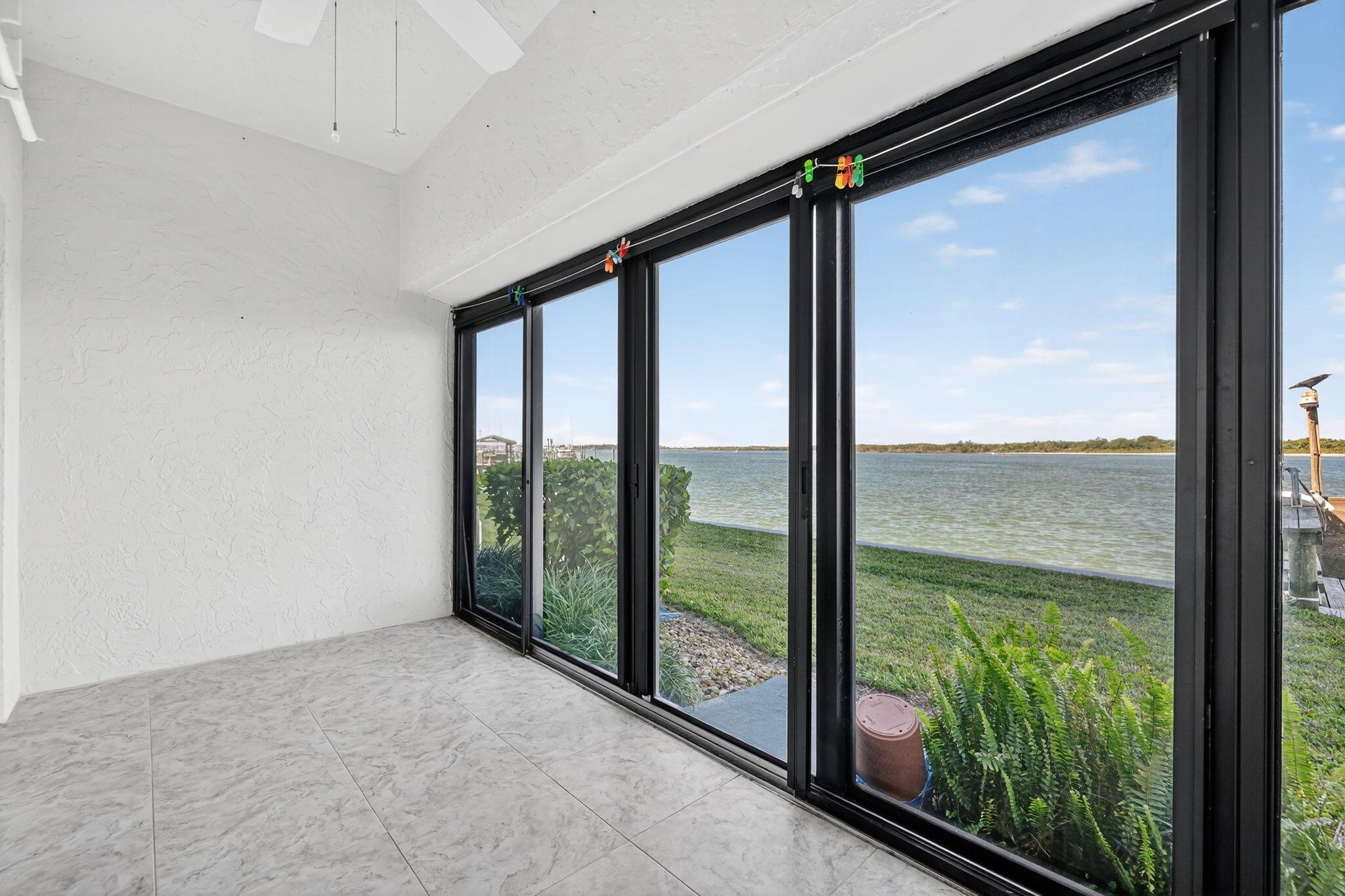 SEA TERN OF HUTCHINSON IS - Residential