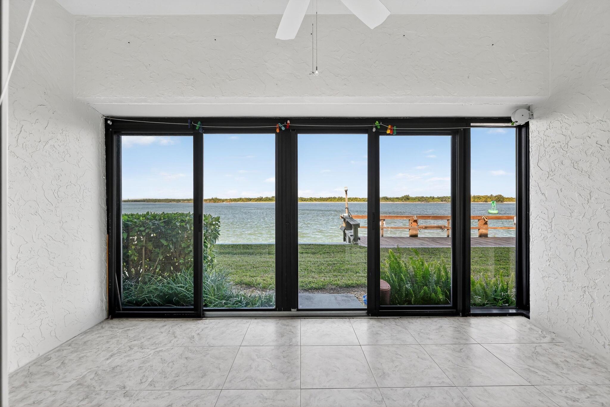 SEA TERN OF HUTCHINSON IS - Residential