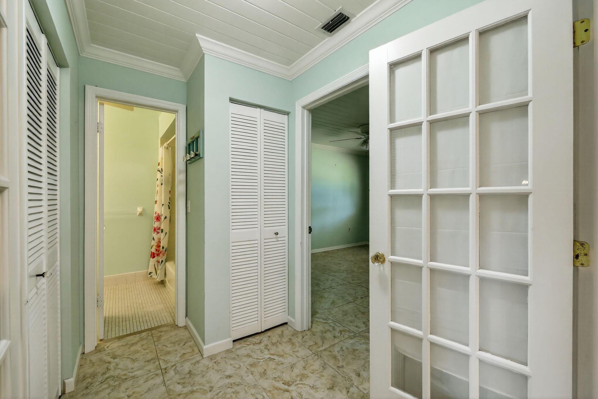 SEA TERN OF HUTCHINSON IS - Residential