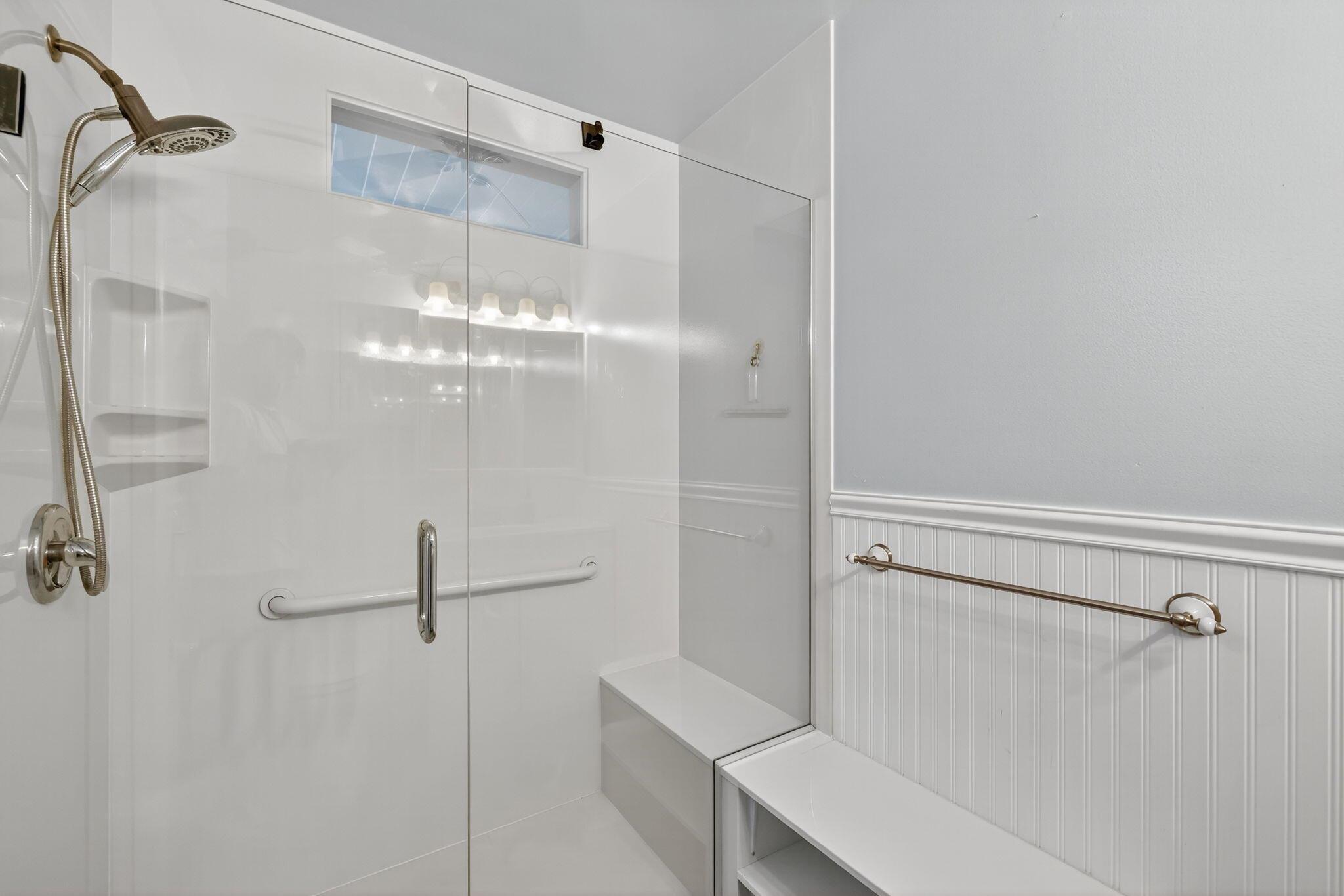 SEA TERN OF HUTCHINSON IS - Residential