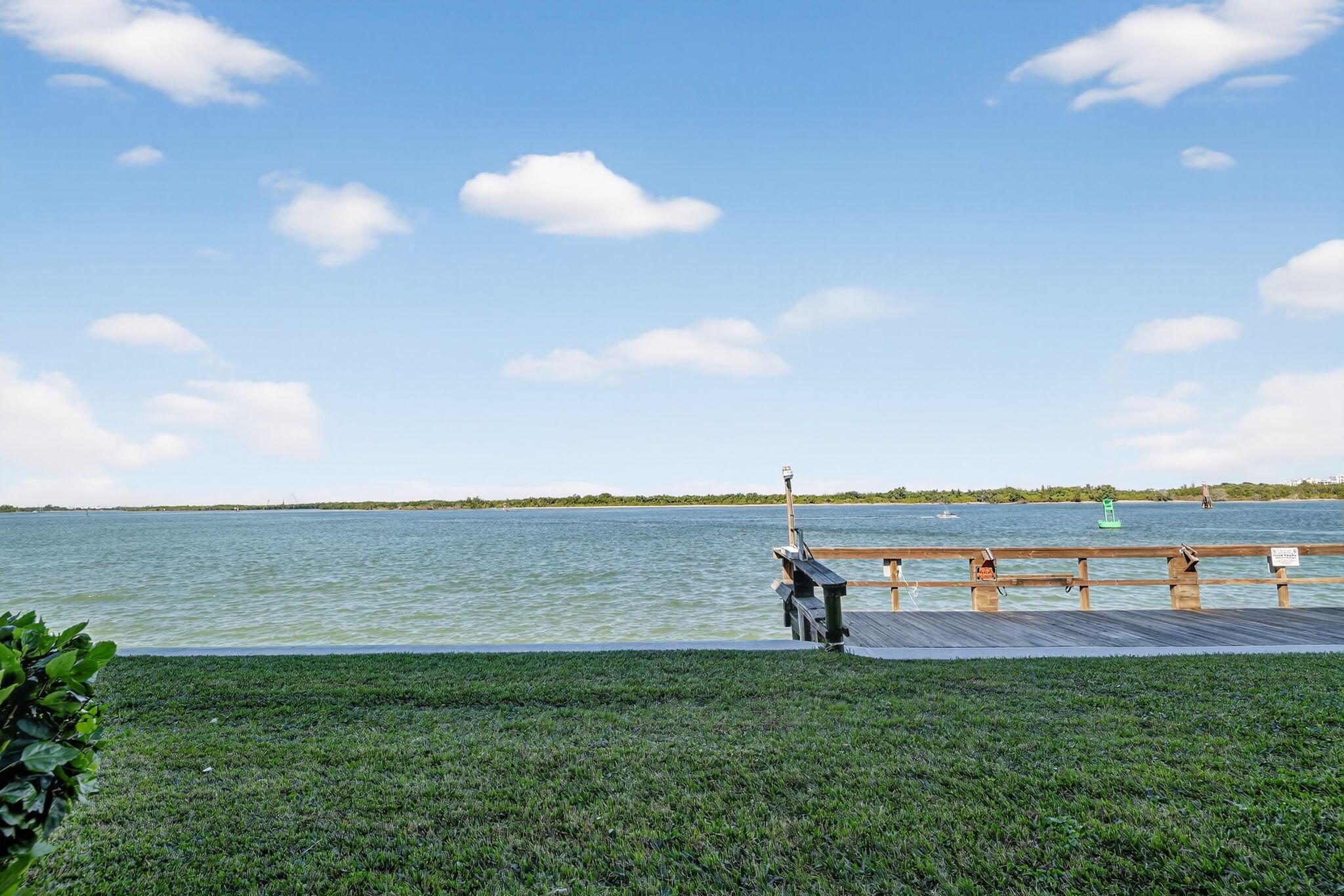 SEA TERN OF HUTCHINSON IS - Residential