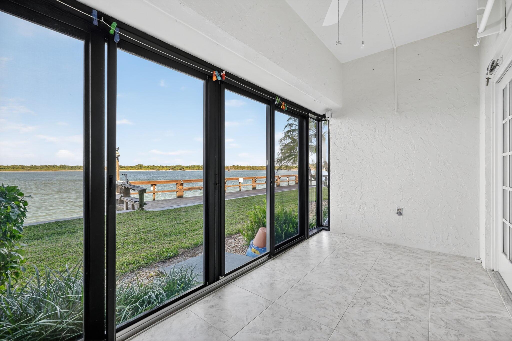 SEA TERN OF HUTCHINSON IS - Residential