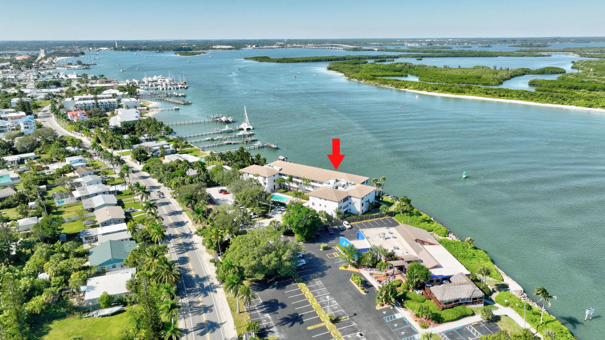 SEA TERN OF HUTCHINSON IS - Residential