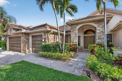 Photo of 10715 Versailles Boulevard, Wellington, FL 33449 (MLS # B26052600)