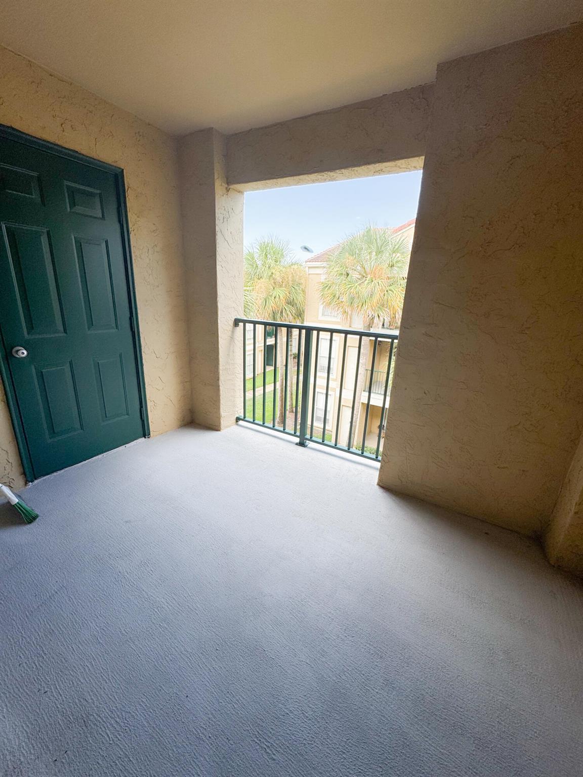 SAVANNAH AT RIVERSIDE CON - Residential Lease