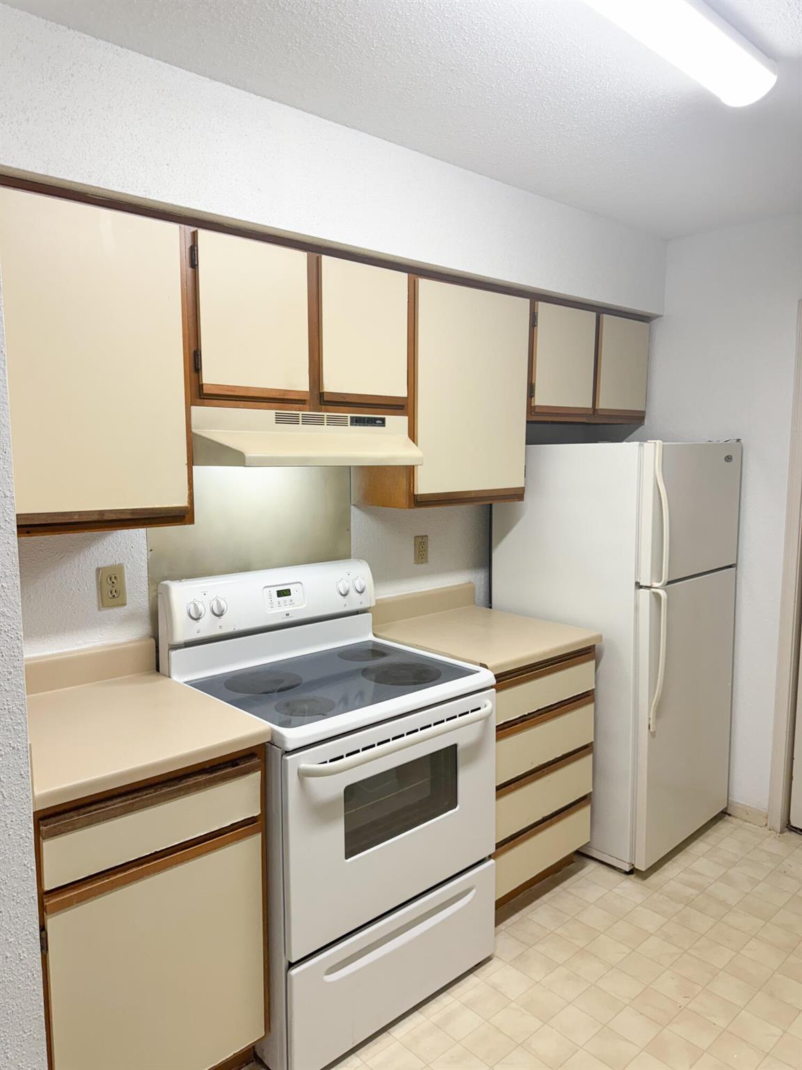 SAVANNAH AT RIVERSIDE CON - Residential Lease