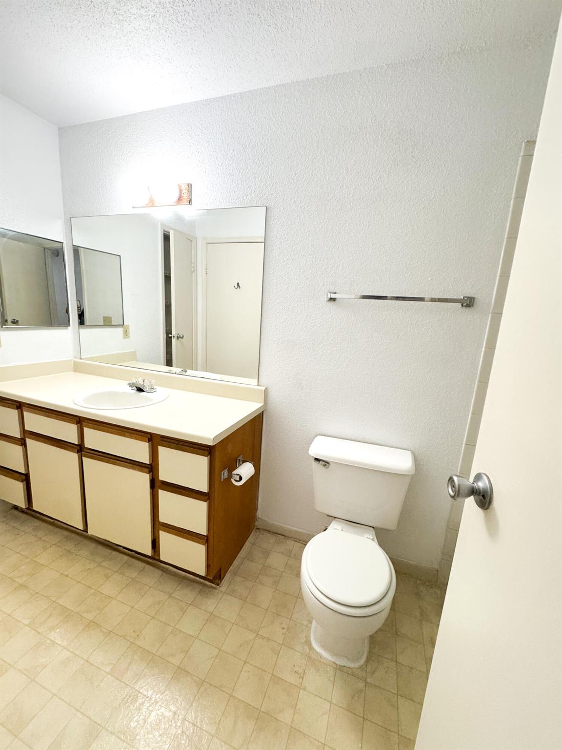 SAVANNAH AT RIVERSIDE CON - Residential Lease