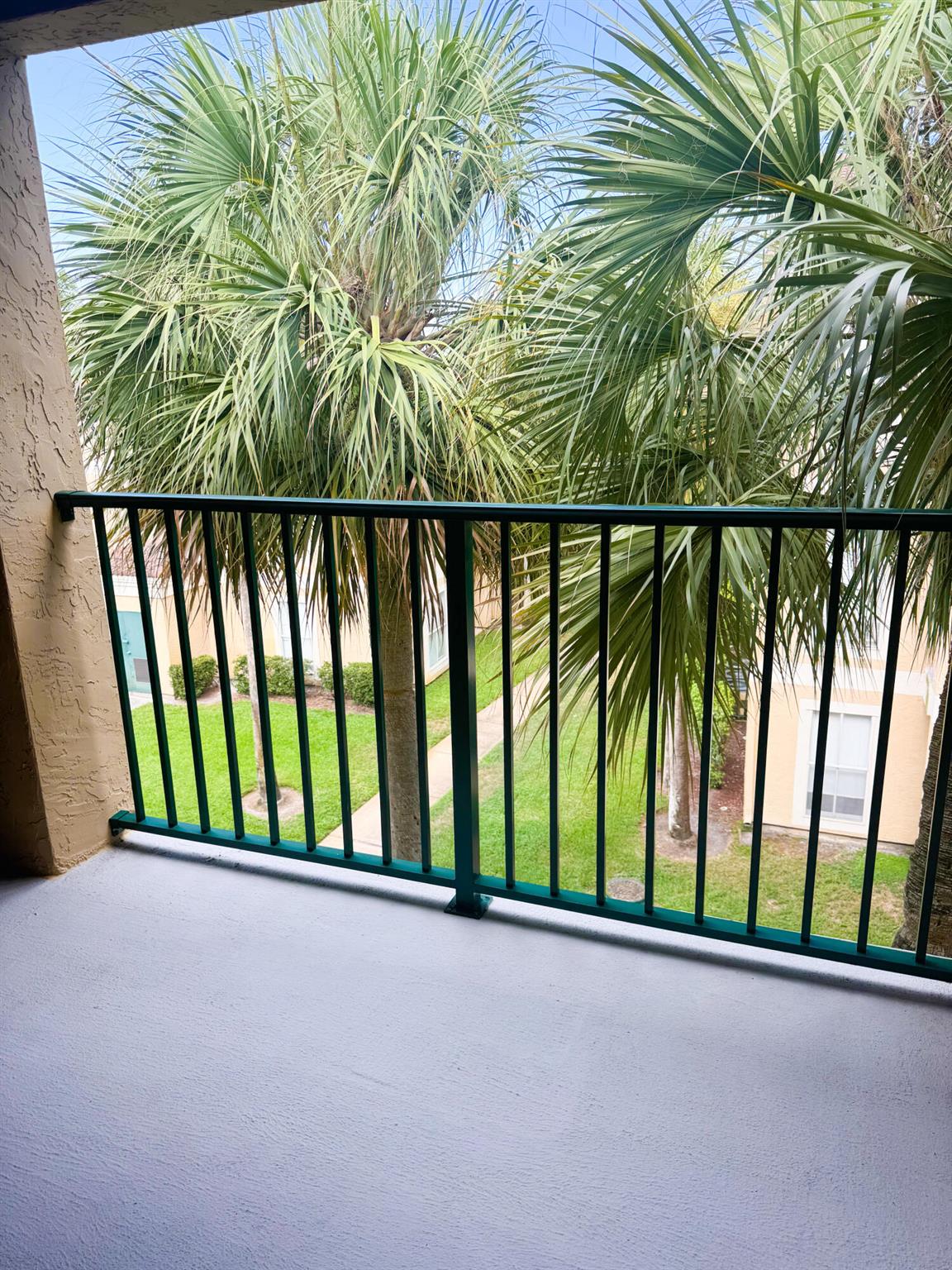 SAVANNAH AT RIVERSIDE CON - Residential Lease