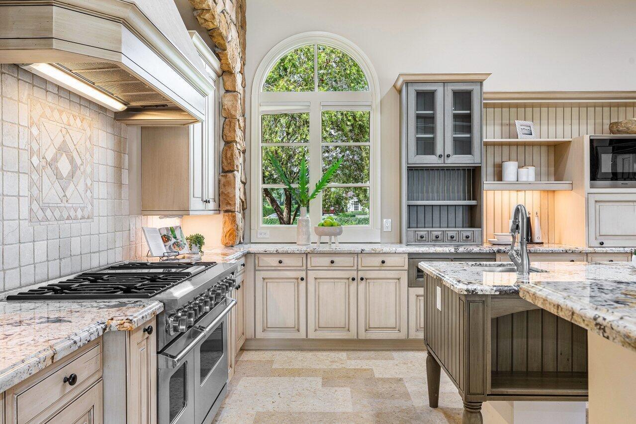 SHERBROOKE ESTATES - Residential