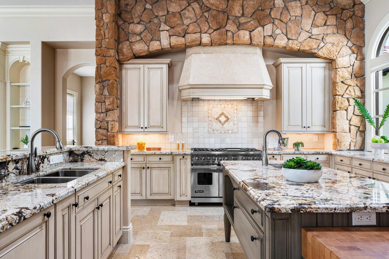 SHERBROOKE ESTATES - Residential