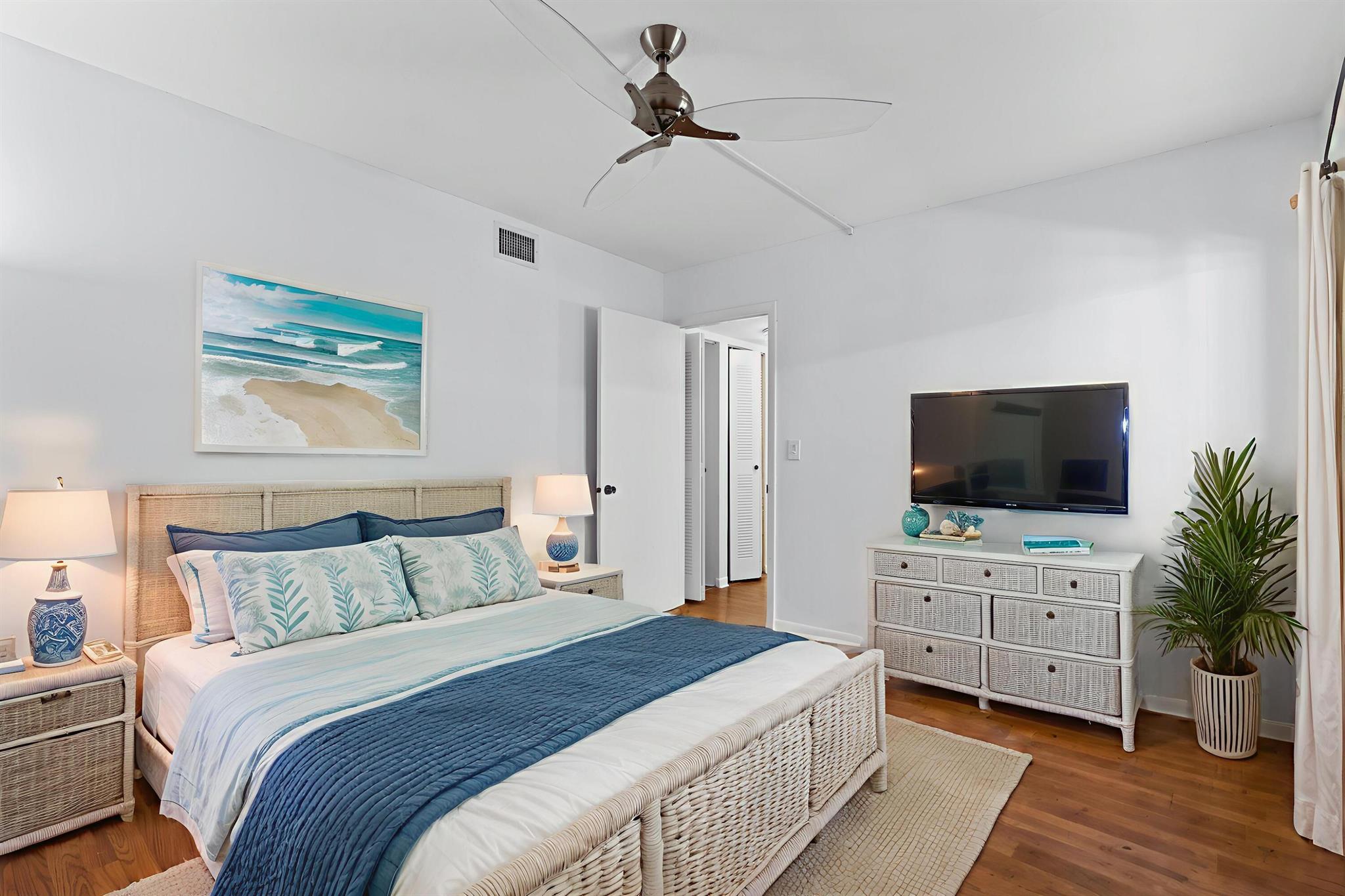 COCONUT PALM CONDO - Residential