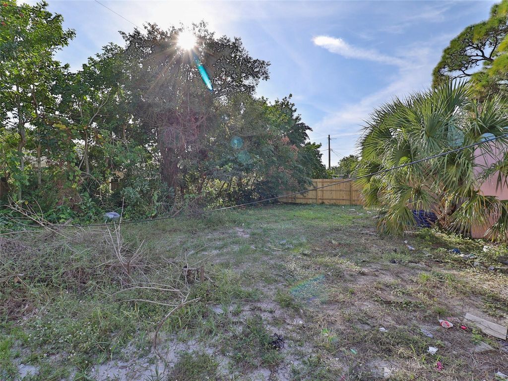 Photo of 2540 SW 5th St, Fort Lauderdale, FL 33312 (MLS # F10540494)