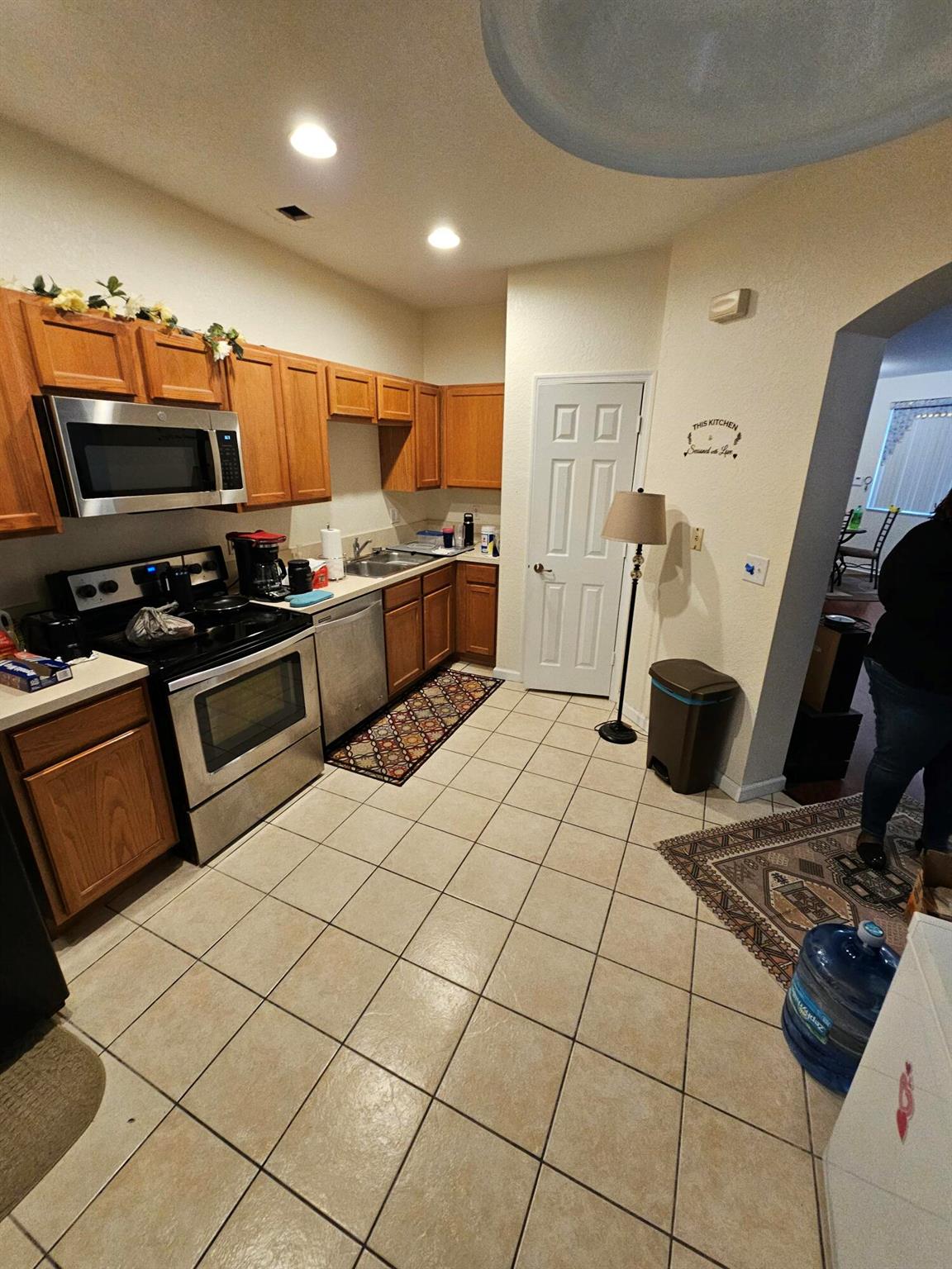 2128 Oakmont Drive 2128