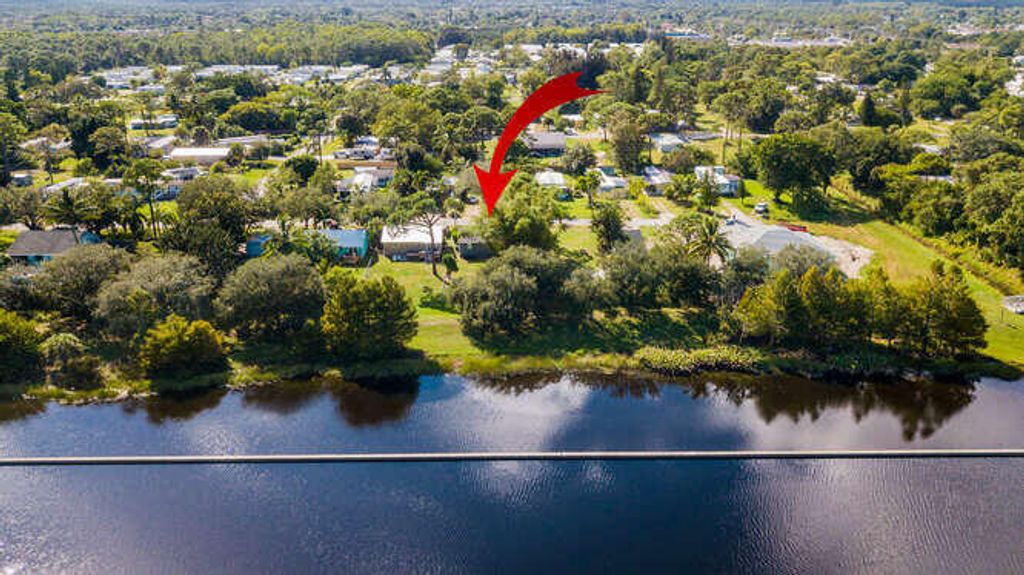 Photo of 5265 SE Horizon Avenue, Stuart, FL 34997 (MLS # R10839990)