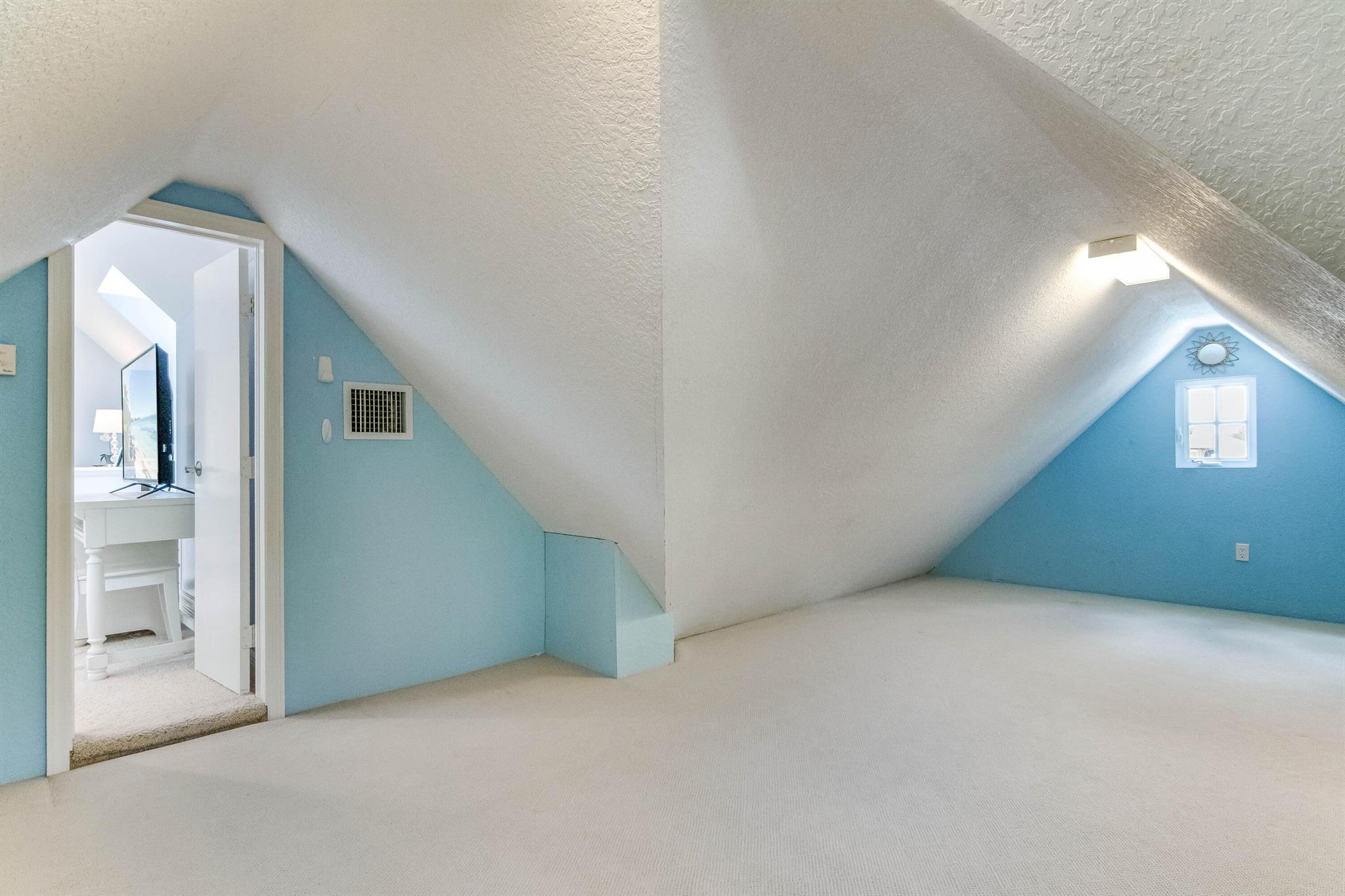 RIVERSIDE IN GOV LOT 6 IN - Residential