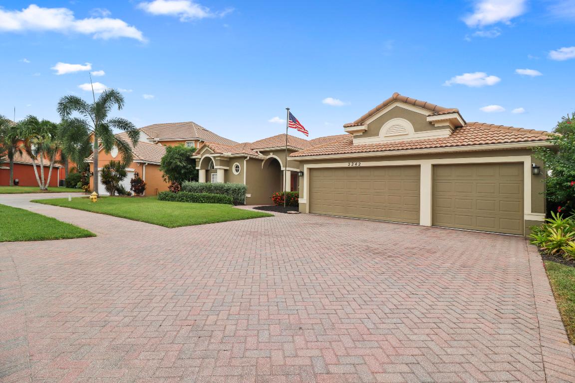 2242 SW Panther Trace