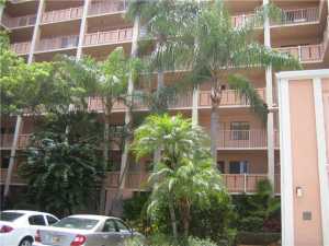 HUNTINGTON LAKES - Residential