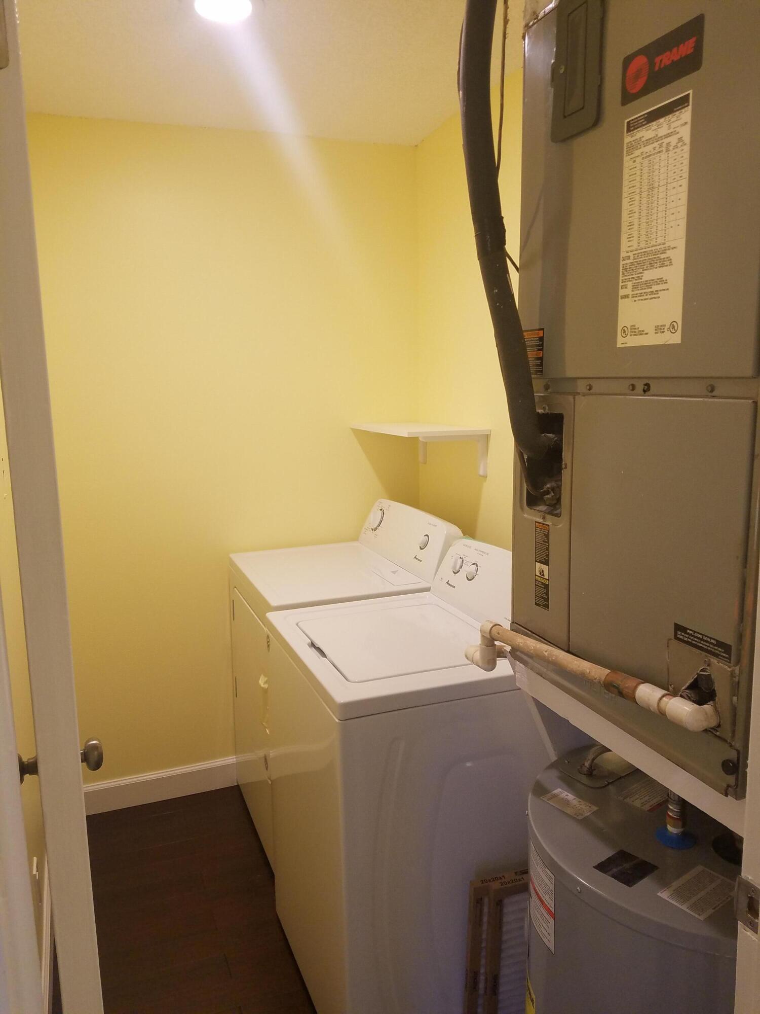 FOREST CONDO - Residential