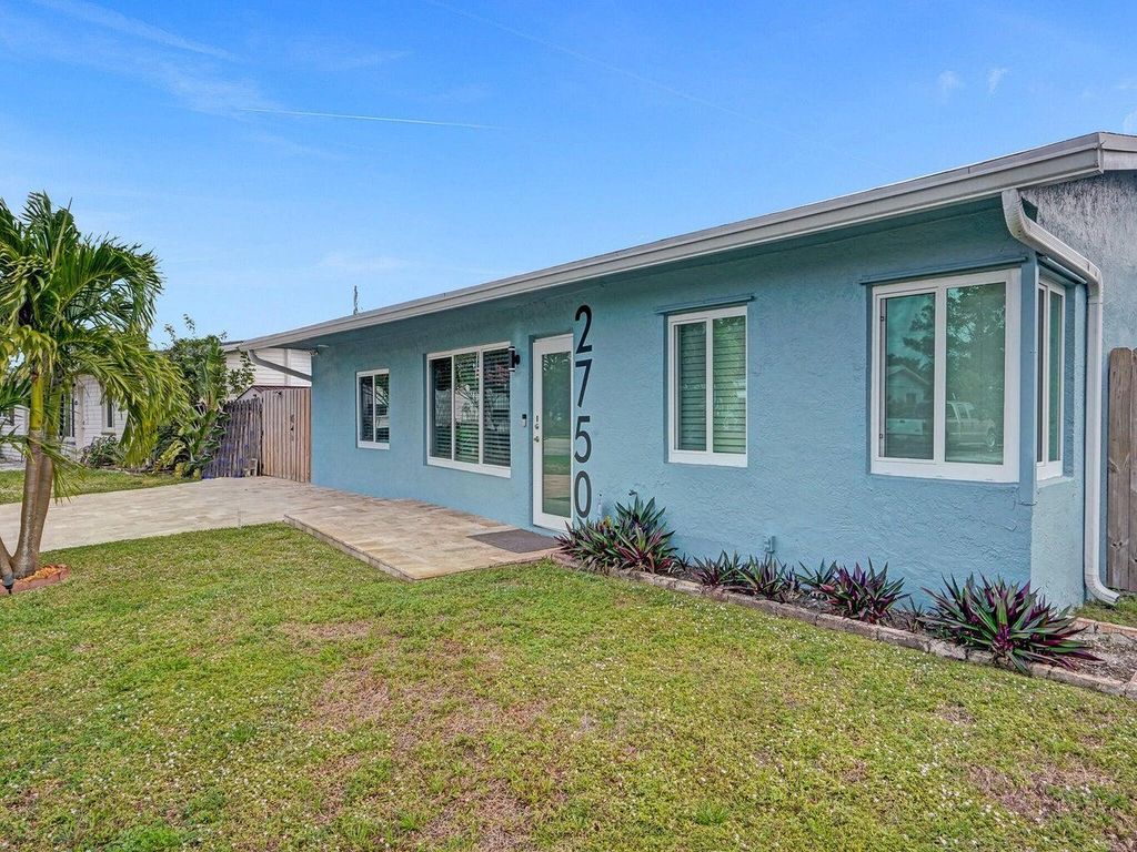 Photo of 2750 NE 10th Avenue, Pompano Beach, FL 33064 (MLS # R11160414)