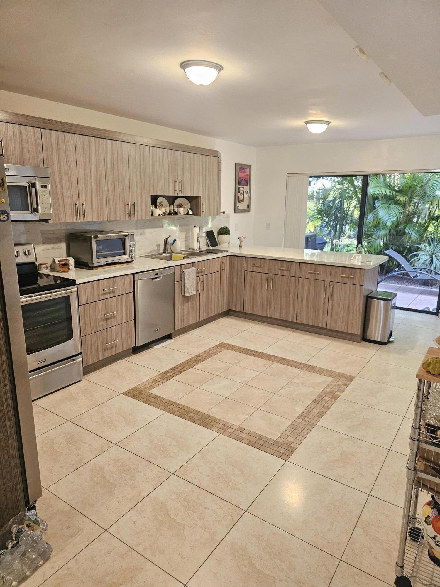 1412 SW 110th Way
