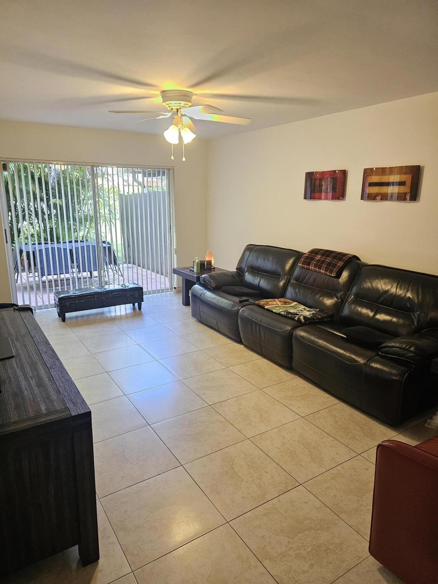 1412 SW 110th Way
