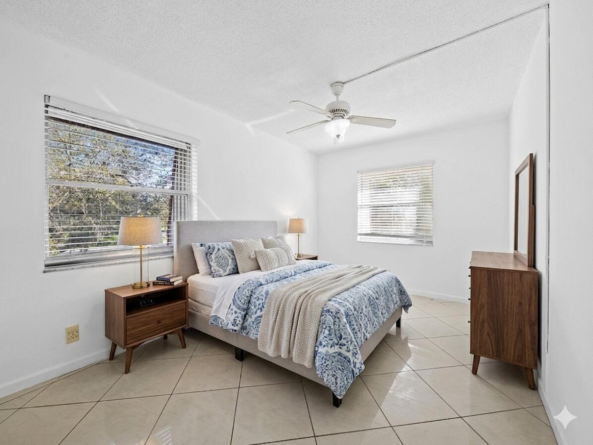 ENTRADA CONDOMINIUM I - Residential Lease