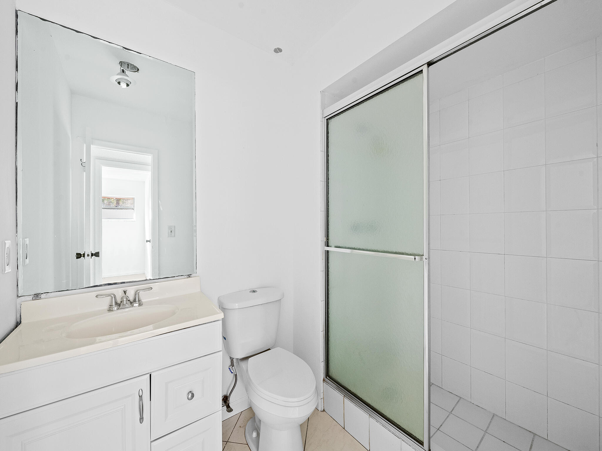 ENTRADA CONDOMINIUM I - Residential Lease