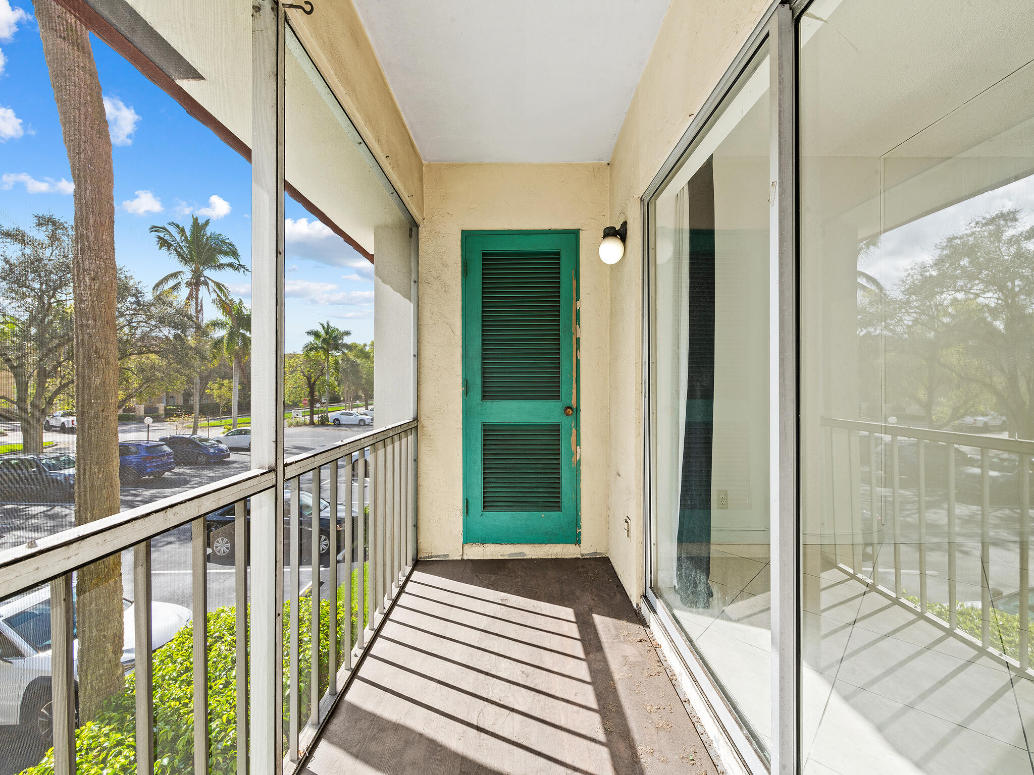 ENTRADA CONDOMINIUM I - Residential Lease