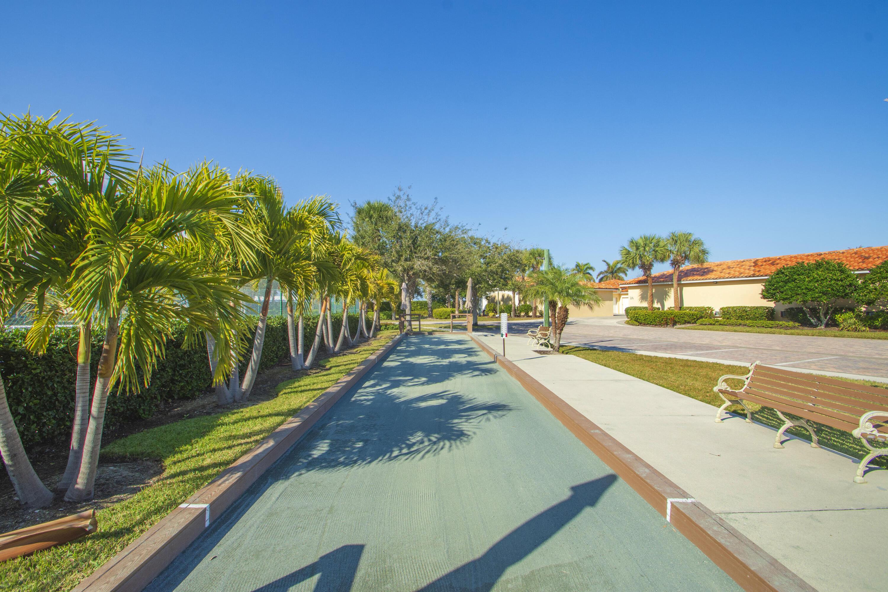 HARBOUR ISLE AT HUTCHINSON ISLAND EAST,A CONDOMINI - Residential