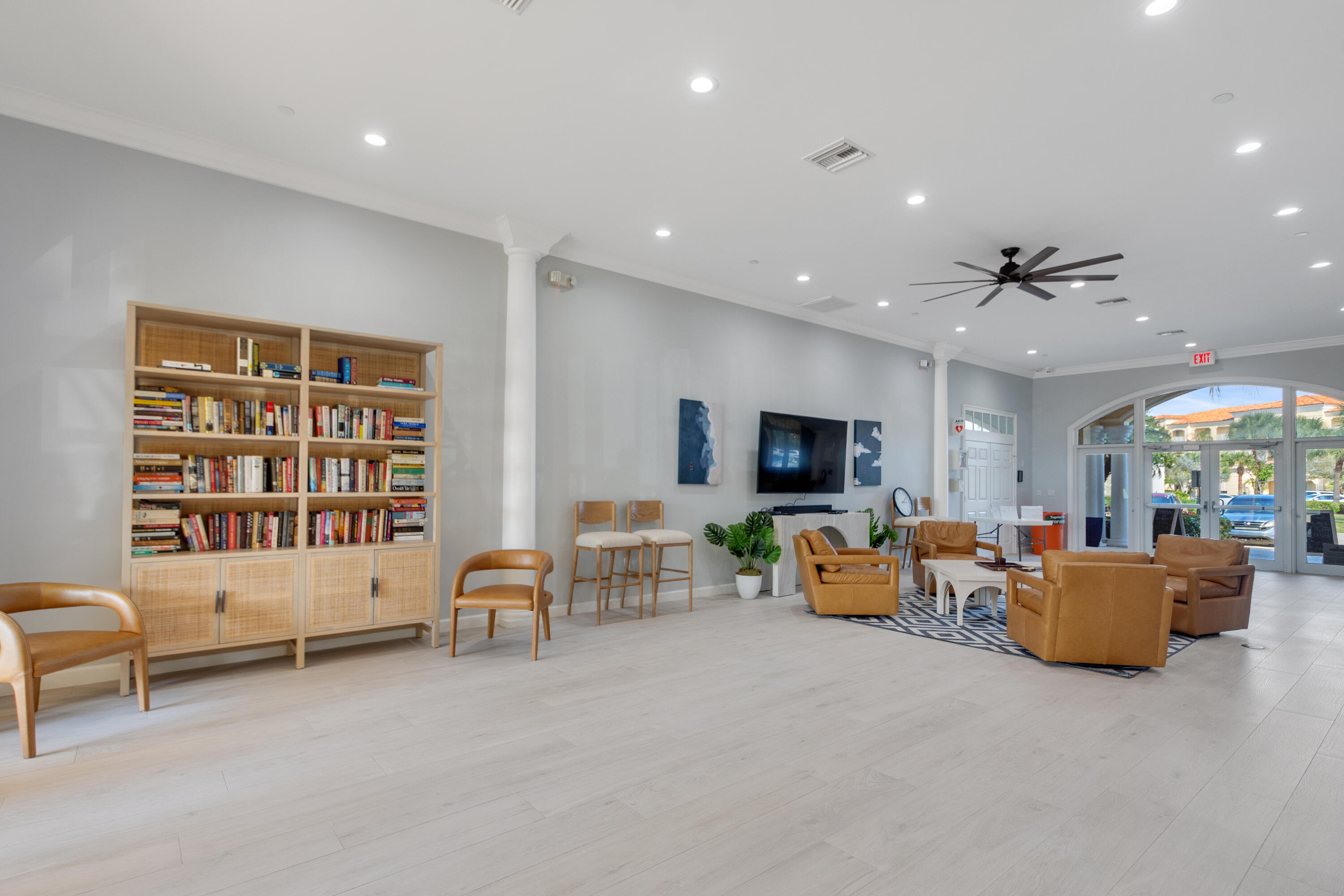 HARBOUR ISLE AT HUTCHINSON ISLAND EAST,A CONDOMINI - Residential