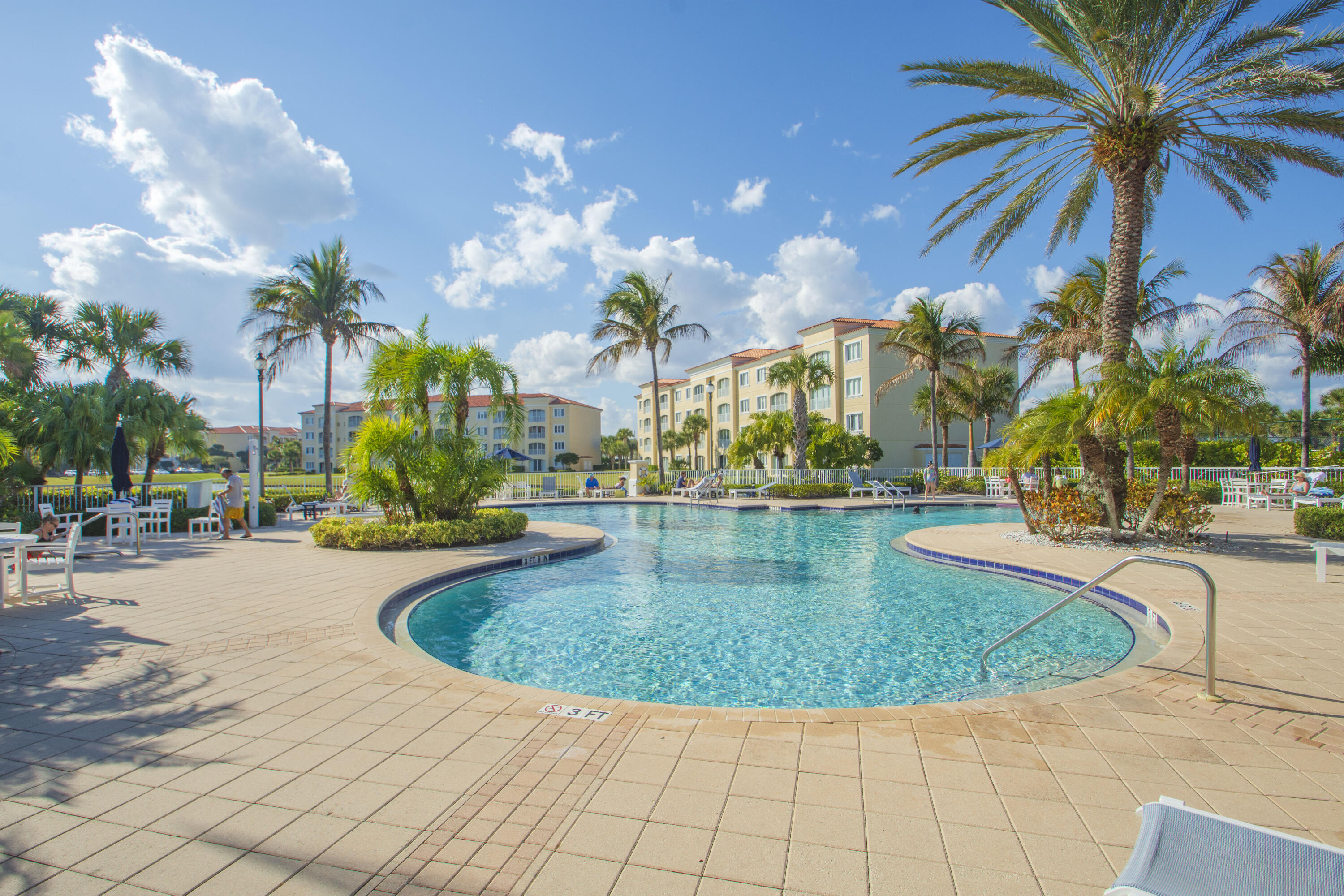 HARBOUR ISLE AT HUTCHINSON ISLAND EAST,A CONDOMINI - Residential