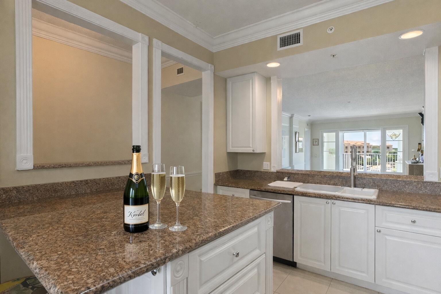 HARBOUR ISLE AT HUTCHINSON ISLAND EAST,A CONDOMINI - Residential